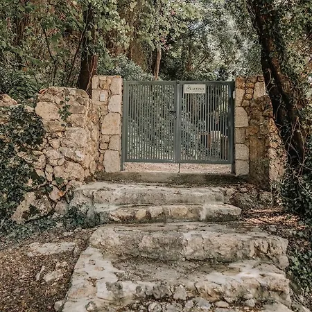 Kalypso * Paleokastritsa